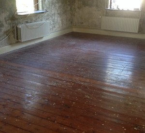 Gulvafhøvling og gulvafslibning i Hundested – få smukke og slidstærke trægulve igen
