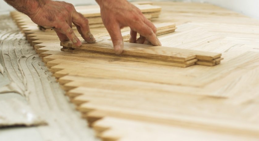 Afstand mellem gulv og væg